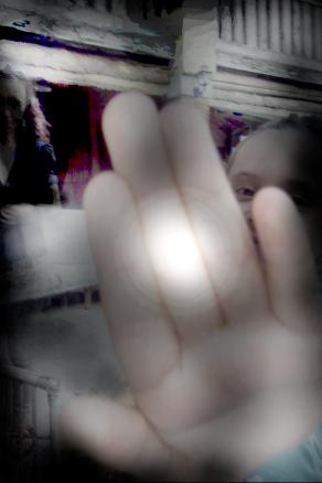 stop...fermatevi non distruggetemi la mia vita,avidi di denaro,io gioco soltanto per ora.