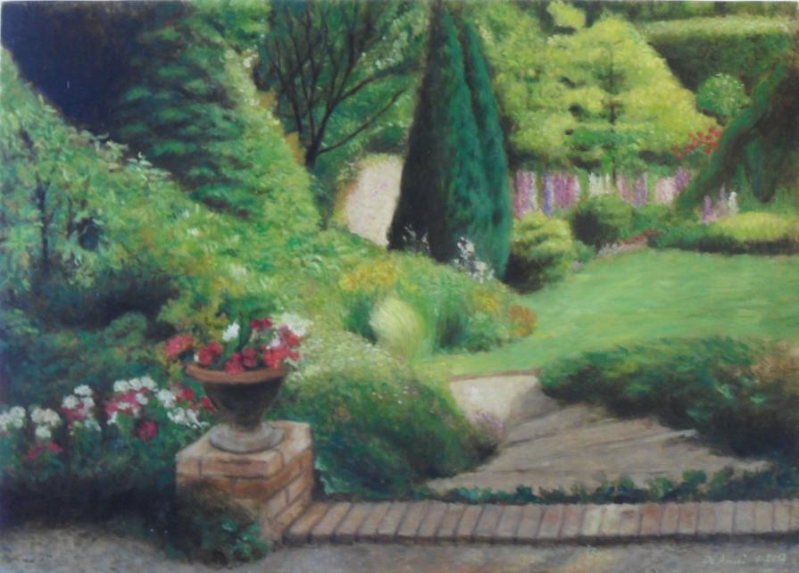 Scorcio di giardino con vaso di fiori