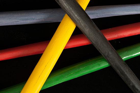 BRYAN HOLT MOORE: Il contrasto fra il contemporaneo e il classico