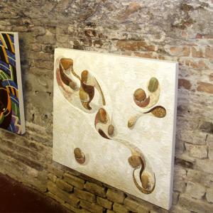 FOTO mostra LA FORMA E LA LUCE NASCOSTA.