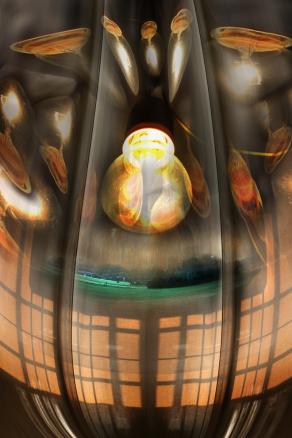  intravvedo oltre la tenda ,il mondo.