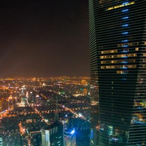 China. Shanghai. Contrasti tra nuovo e antico 1/2