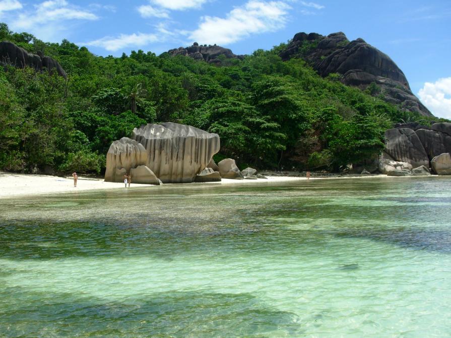 Mentre turisti guardano (anche qui, usare lo zoom)