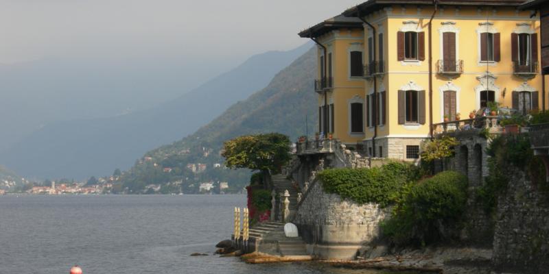 Il Linguaggio del Corpo   presso la Galleria d’Arte Atena di Como