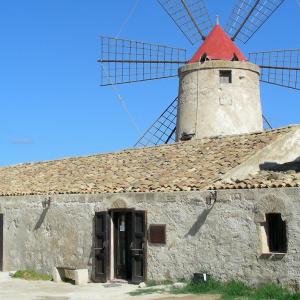 Italia. Sicilia, Trapani blu e sale