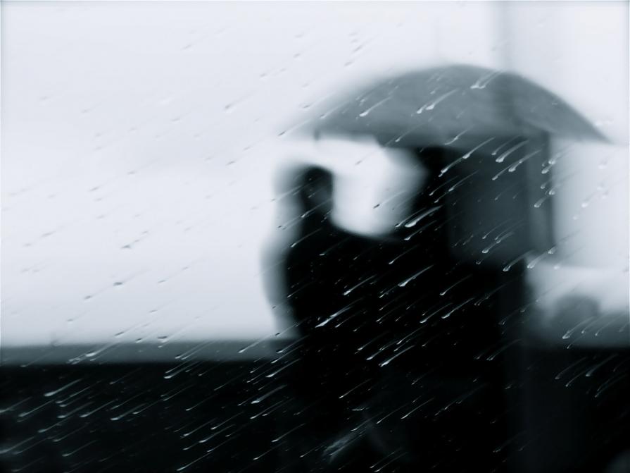 innamorati sotto la pioggia