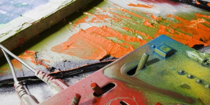 L’arte come campo da gioco:  I collages materiali di Fabrizio Sanna.