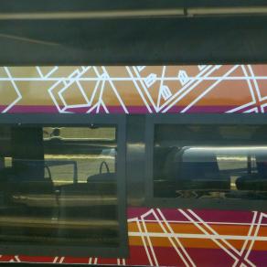 Croisement et reflet dans le TGV