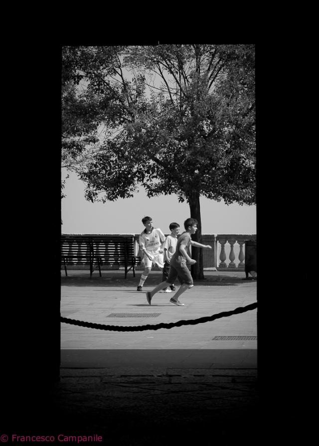 jeu à la fin de l'obscurité