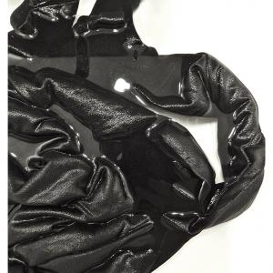 Bucato a mano, nero lutto.