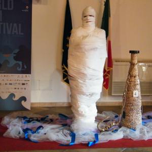 Three staff “Afoismi” “A craft of skilled “ “ In..Coscienza”