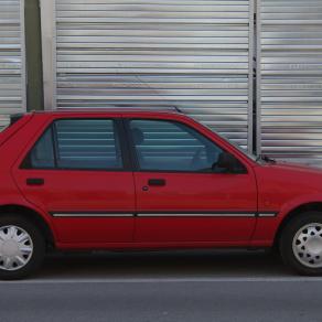 Acciaio Rosso Parcheggiato