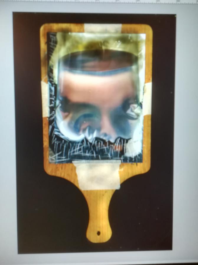 Specchio specchio delle mie brame chi è la più bella del reame. 