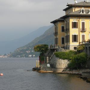 Il Linguaggio del Corpo   presso la Galleria d’Arte Atena di Como