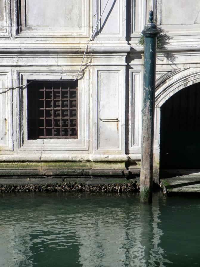 DECADIMENTI URBANI - Le porte di Venezia