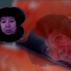 I capelli ricci di colore arancione