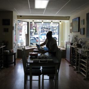 Dipinti di Carla Strozzieri sono in mostra a "Dai Vigneti," Quadri di Carla Strozzieri