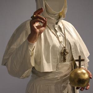 StileArte: Fatima Messana, bimba sulla Croce. Assurde indignazioni