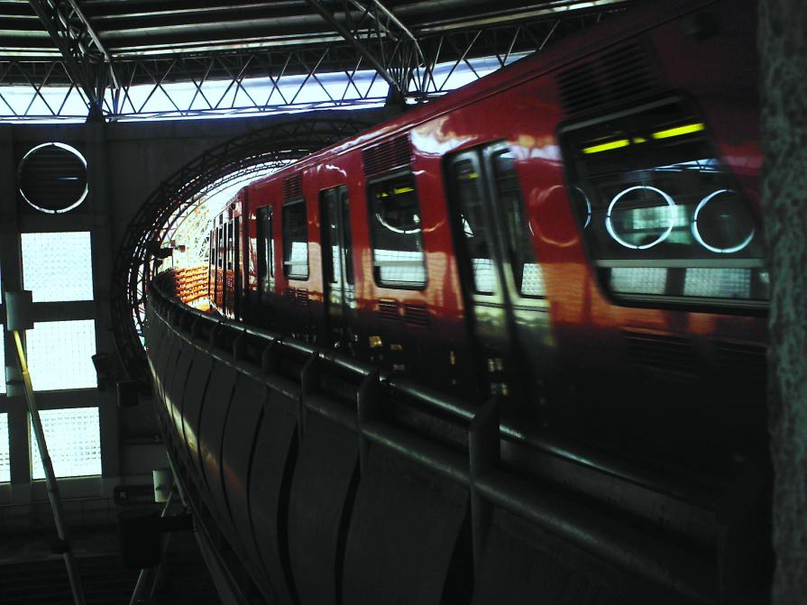 Metropolitane train to Arriver