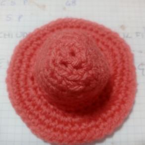 Cappellino all'uncinetto...