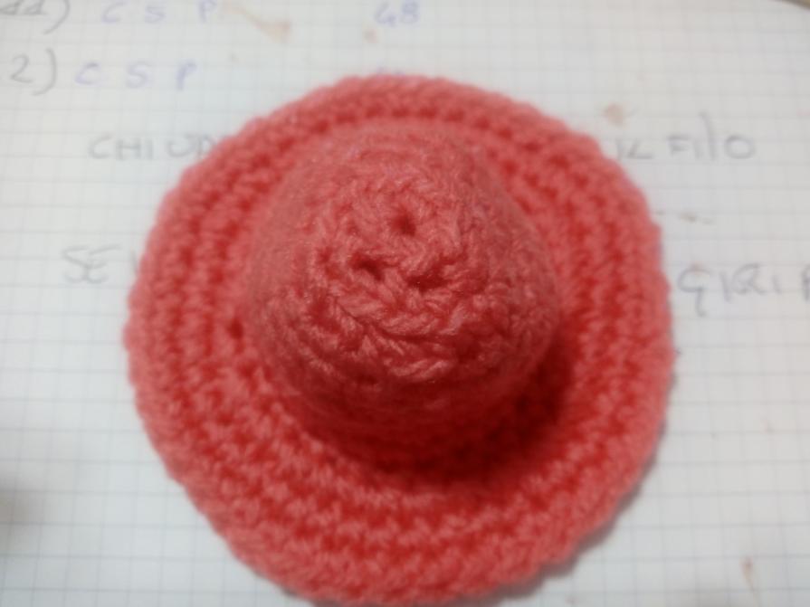 Cappellino all'uncinetto...