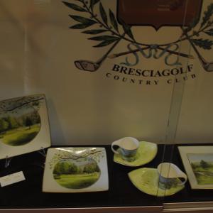 gara di golf con mostra