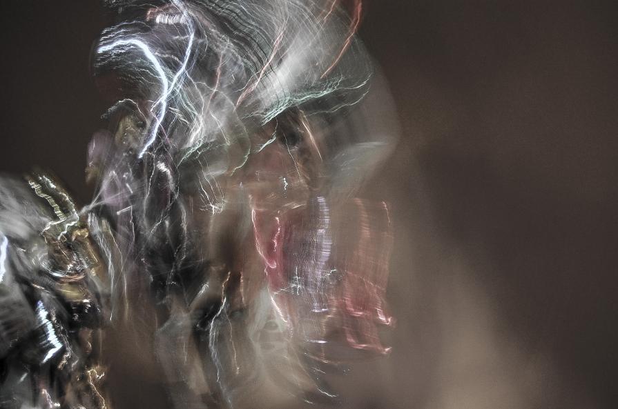 Sfumature di colori_02_Ti guardo_vers.02(metal)