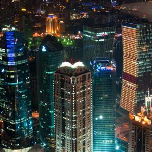 China. Shanghai. Contrasti tra nuovo e antico 1/2