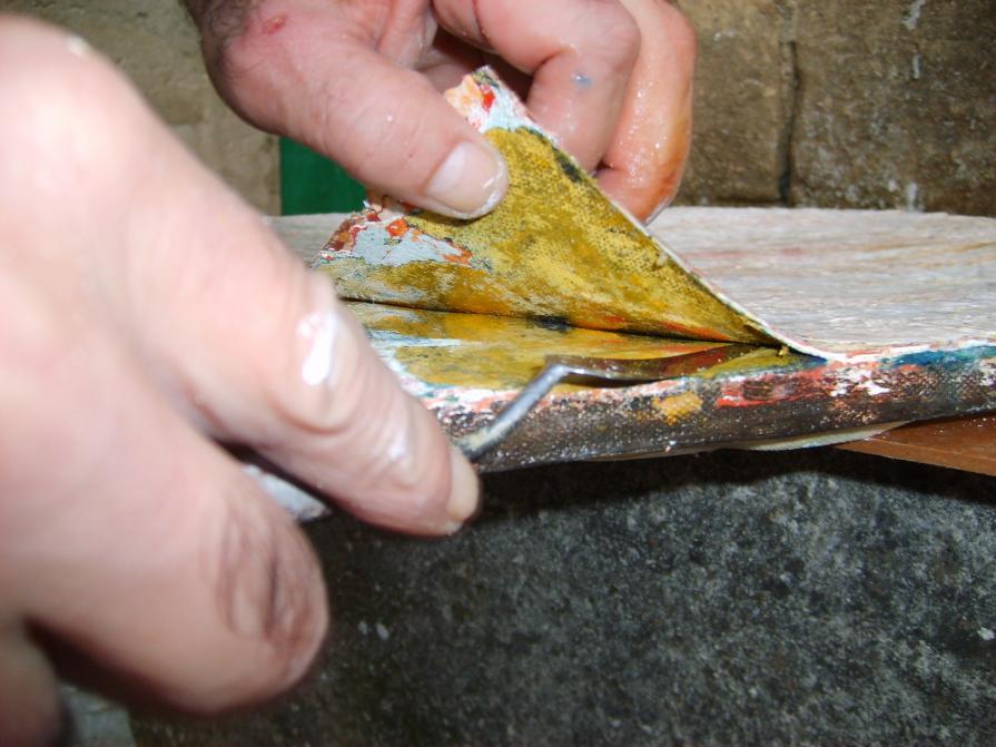 Metamorfismo cromatico della materia. Inizio Fase di asporto della materia solidificata dal supporto