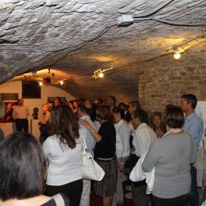 FOTO mostra LA FORMA E LA LUCE NASCOSTA.