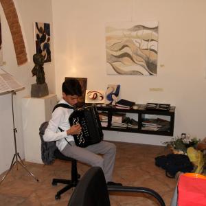 FOTO mostra LA FORMA E LA LUCE NASCOSTA.