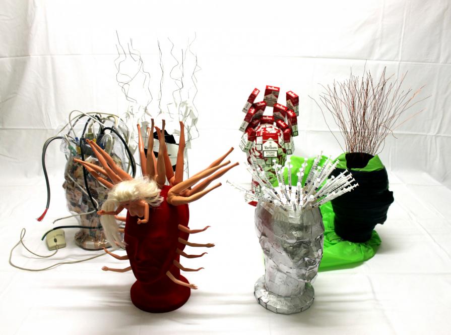 SEI PERSONAGGI IN CERCA D'AUTORE