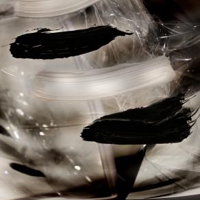 in viaggio esploro i vetri.