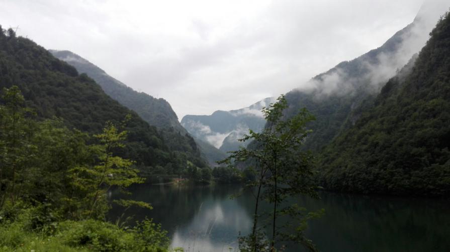 Lago del Mis e Dolomiti Bellunesi