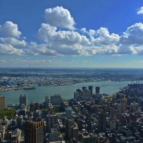 Al di la dal fiume, oltre il ponte, sotto le nuvole: il Queens, Brooklyn