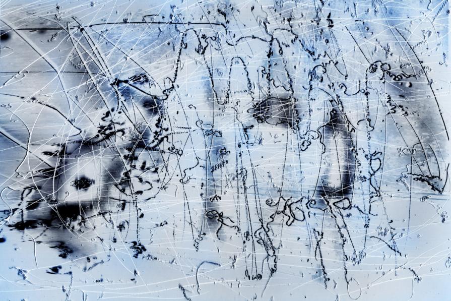 graffia lospazio maurino graffia l'essenza.