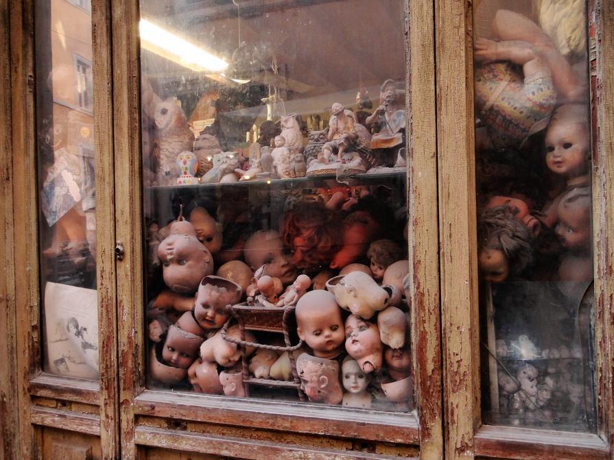 il medico delle bambole