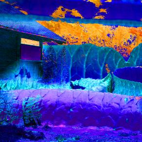 . . . Il Sole calava all'orizzonte e ci rifugiammo in una baita !!!!