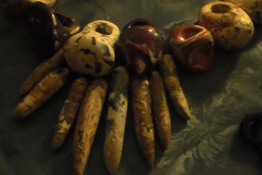 Gioielli colorati (Istallazione oliosculture)