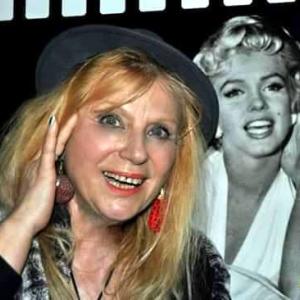  Art Platform Sibilla Rosa Didonna 