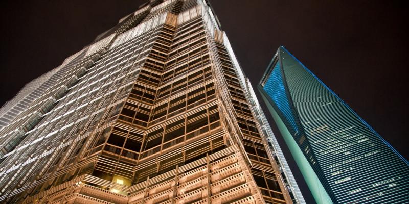 China. Shanghai. Contrasti tra nuovo e antico 2/2