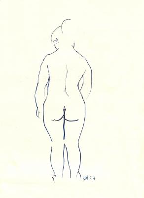 Piccolo nudo di spalle