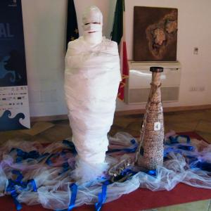 Three staff “Afoismi” “A craft of skilled “ “ In..Coscienza”