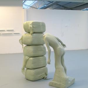 Endemic (dutch: Endemisch) - Sculpture (pur and straw)