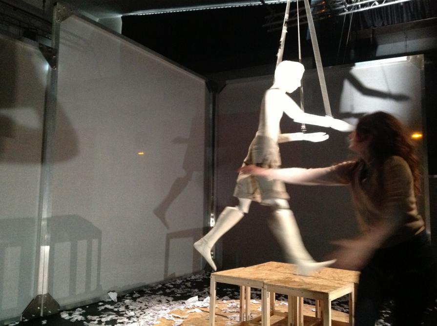 Urban marionnette/3 Puppet string and bunraku type, size human. Resin.