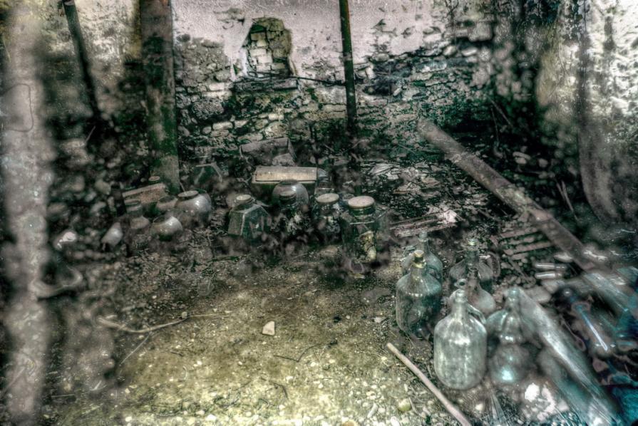 Segreti dimenticati   ( Forgotten secrets ) 