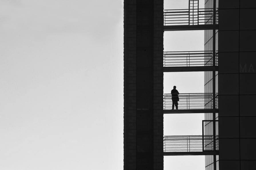 Ninth floor, stairs B - Temporary solitudes