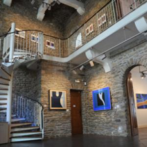 Gaetano Fiore "L'albero e il quadrato" Museo delle Arti e della Storia - Bormes Les Mimosas (Costa Azzurra) Gaetano Fiore "L'albero e il quadrato" Museo delle Arti e della Storia - Bormes Les Mimosas (Costa Azzurra)