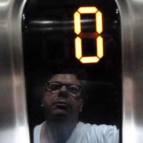 SELF-PORTRAIT n.5 (lift)