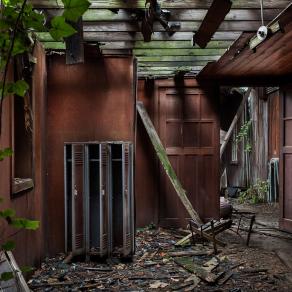 Three Lockers, Bellevue Tennis Club